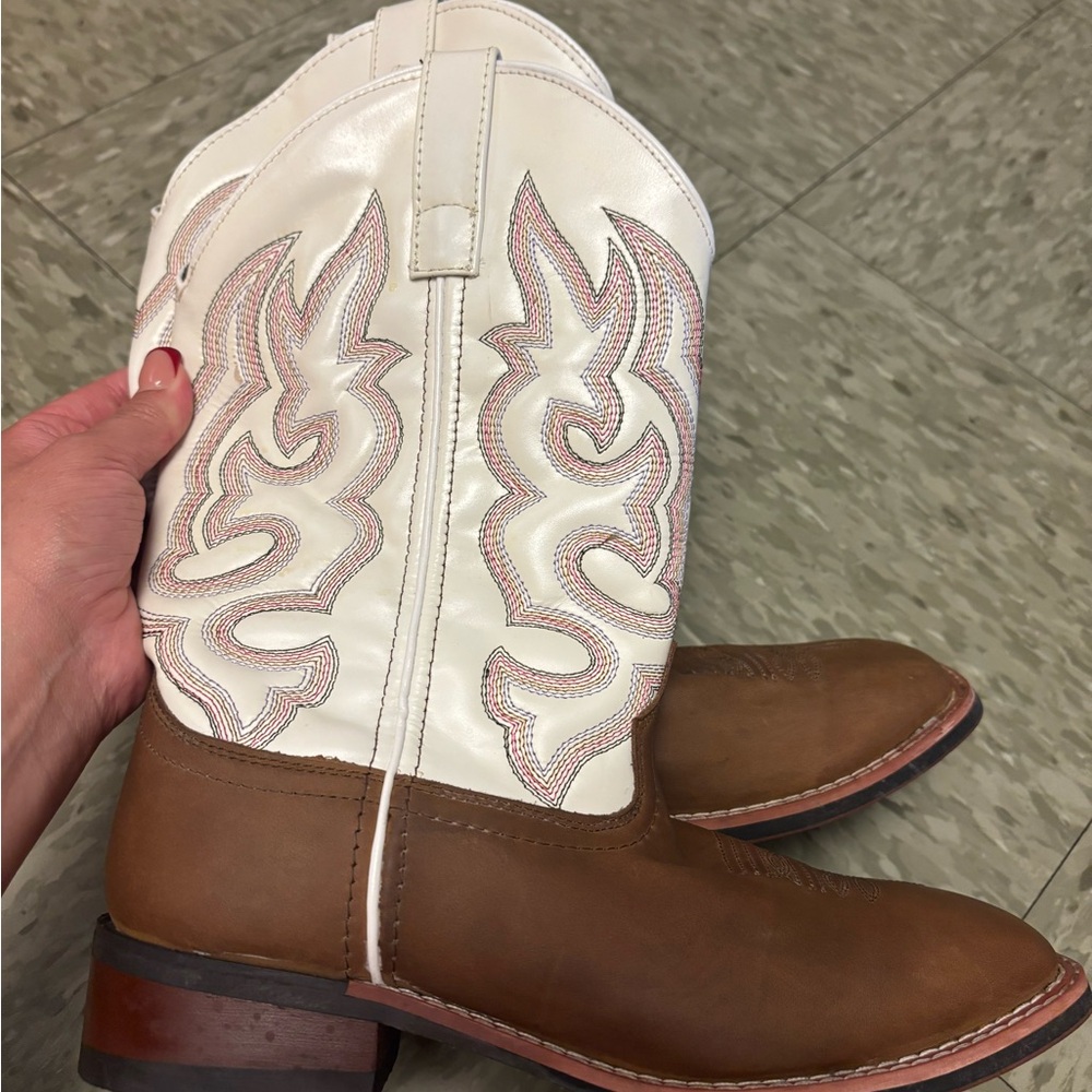Laredo Tan and White Leather Boots